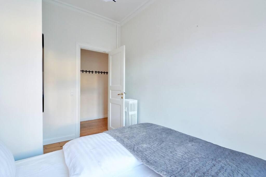 Large & Stylish In Trendy & Vibrant Neighbourhood * Copenhagen
